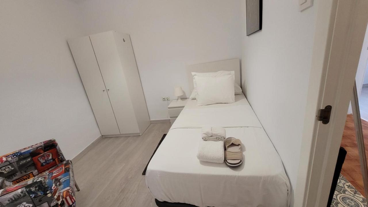 Apartaments B O D Collblanc Оспиталет-де-Льобрегат Экстерьер фото
